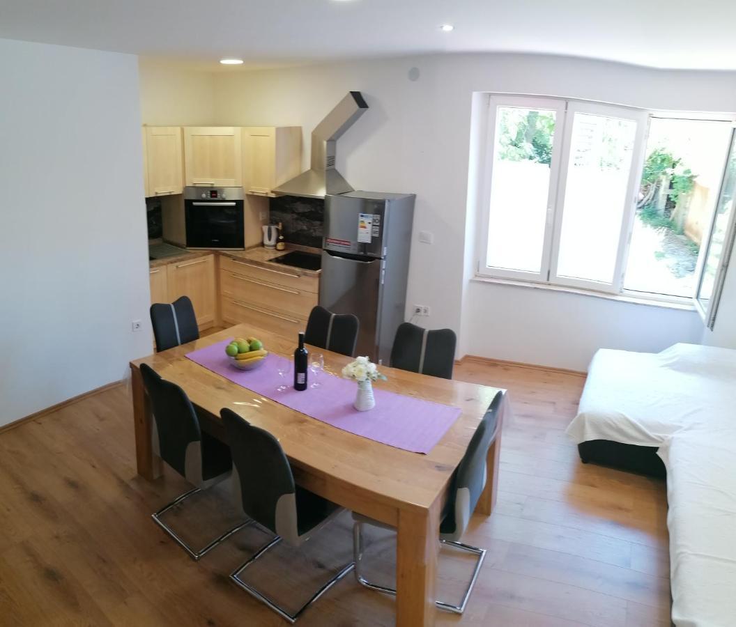 Apartment "B" 50 M From The Beach Zadar Exterior foto