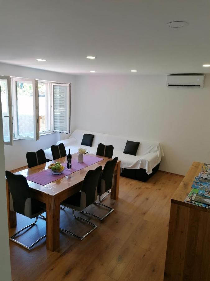 Apartment "B" 50 M From The Beach Zadar Exterior foto