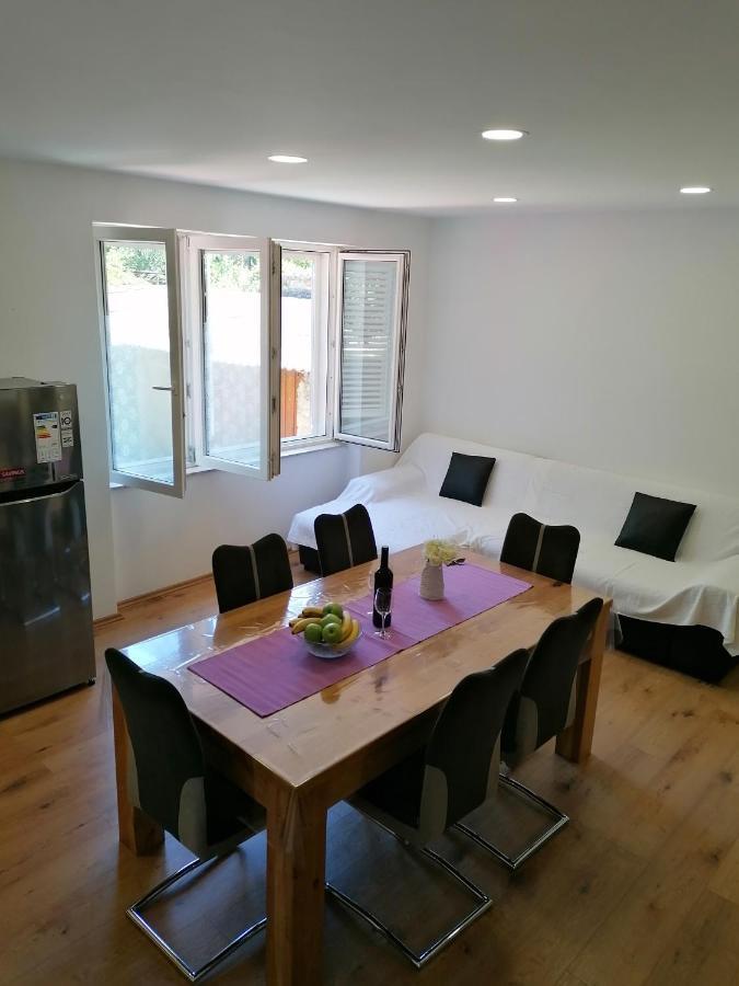 Apartment "B" 50 M From The Beach Zadar Exterior foto